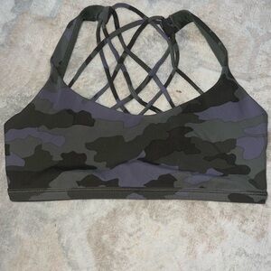 Women’s LuLulemon sports bra